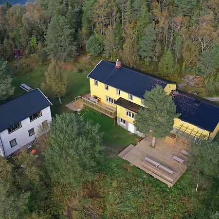 Unique Totally Private Island In A Norwegian Fjord With Space For 40 People, A Dinner And A Chapel Semesterbostad